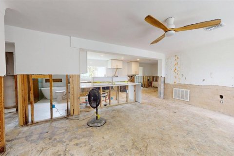 House in Redington Beach, Florida 3 bedrooms, 112.04 sq.m. № 1835873 - photo 29