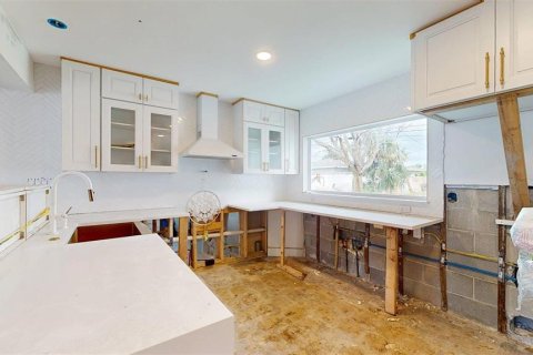 House in Redington Beach, Florida 3 bedrooms, 112.04 sq.m. № 1835873 - photo 26