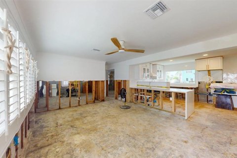 House in Redington Beach, Florida 3 bedrooms, 112.04 sq.m. № 1835873 - photo 28