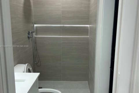 Casa en venta en Miami, Florida, 3 dormitorios, 127.93 m2 № 2007784 - foto 15