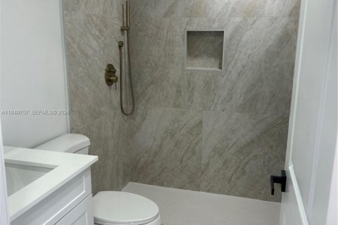 Casa en venta en Miami, Florida, 3 dormitorios, 127.93 m2 № 2007784 - foto 16