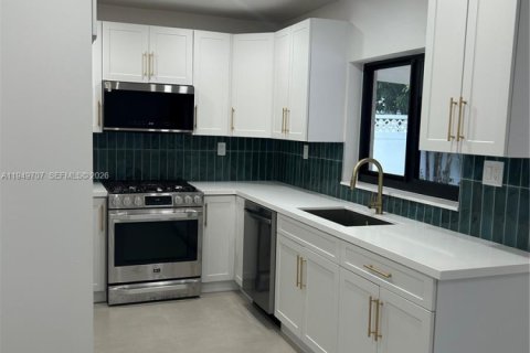 Casa en venta en Miami, Florida, 3 dormitorios, 127.93 m2 № 2007784 - foto 12