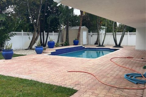 Casa en venta en Miami, Florida, 3 dormitorios, 127.93 m2 № 2007784 - foto 4