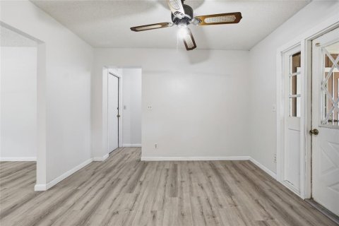 House in Anthony, Florida 3 bedrooms, 137.5 sq.m. № 2208922 - photo 17