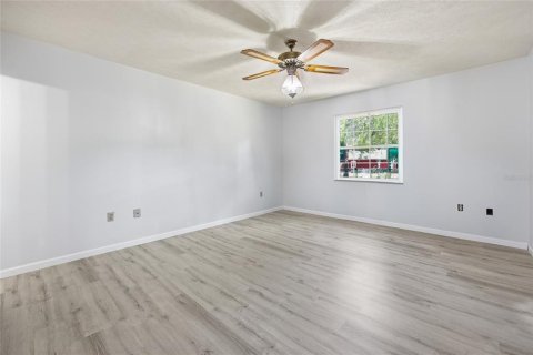 House in Anthony, Florida 3 bedrooms, 137.5 sq.m. № 2208922 - photo 18