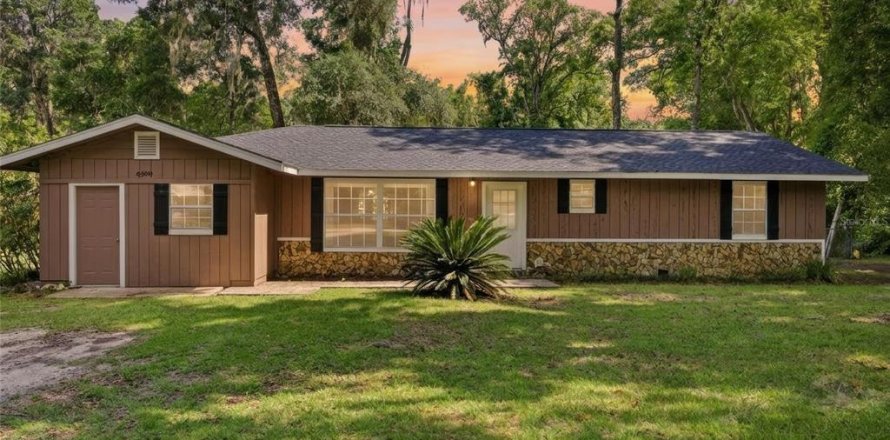 House in Anthony, Florida 3 bedrooms, 137.5 sq.m. № 2208922