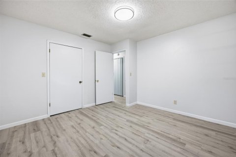 House in Anthony, Florida 3 bedrooms, 137.5 sq.m. № 2208922 - photo 29