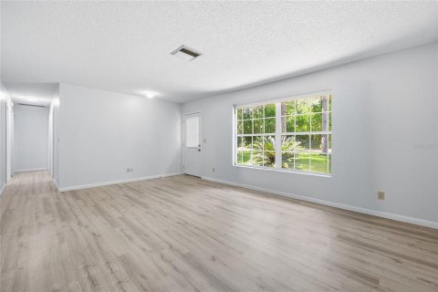 House in Anthony, Florida 3 bedrooms, 137.5 sq.m. № 2208922 - photo 6
