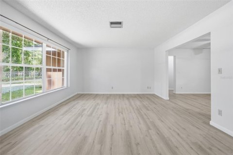 House in Anthony, Florida 3 bedrooms, 137.5 sq.m. № 2208922 - photo 8