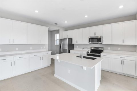 Casa en venta en Kissimmee, Florida, 5 dormitorios, 281.49 m2 № 1449521 - foto 2