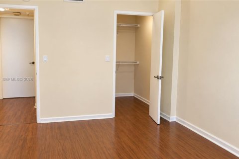 Condo in Sunny Isles Beach, Florida, 2 bedrooms  № 2399668 - photo 5