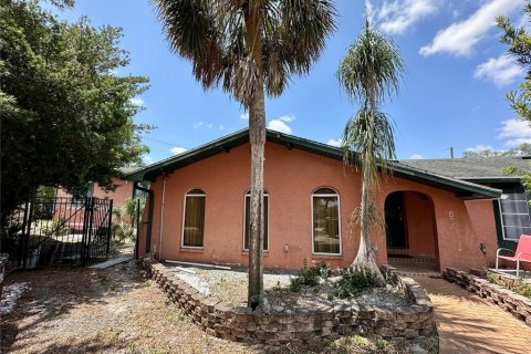 House in Altamonte Springs, Florida 4 bedrooms, 789.67 sq.m. № 1663185 - photo 1