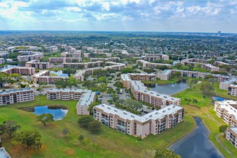 Condominio en venta en Sunrise, Florida, 2 dormitorios, 115.66 m2 № 2300787 - foto 19