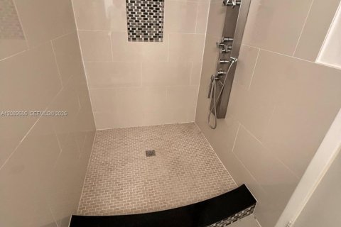 Touwnhouse à louer à Miami, Floride: 3 chambres, 147.9 m2 № 2375136 - photo 6