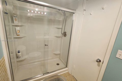 Condo in Lauderhill, Florida, 1 bedroom  № 1806485 - photo 15