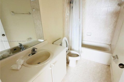 Снять в аренду таунхаус в Хомстед, Флорида 4 спальни, 132.2м2, № 1955140 - фото 18