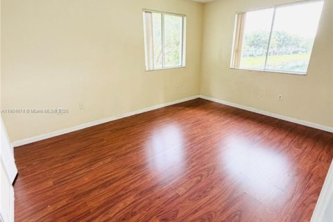 Снять в аренду таунхаус в Хомстед, Флорида 4 спальни, 132.2м2, № 1955140 - фото 16