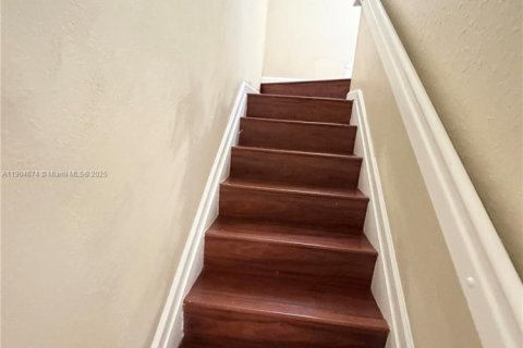 Снять в аренду таунхаус в Хомстед, Флорида 4 спальни, 132.2м2, № 1955140 - фото 11