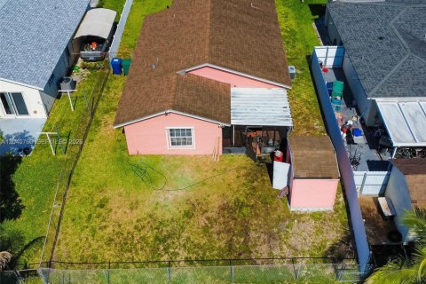Villa ou maison à vendre à Miami Gardens, Floride: 4 chambres, 136.01 m2 № 2088113 - photo 18