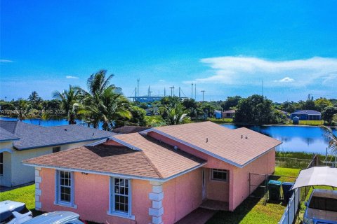 Villa ou maison à vendre à Miami Gardens, Floride: 4 chambres, 136.01 m2 № 2088113 - photo 19