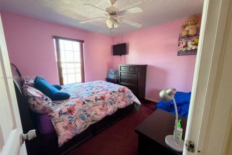Villa ou maison à vendre à Miami Gardens, Floride: 4 chambres, 136.01 m2 № 2088113 - photo 5