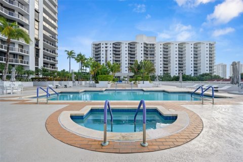Copropriété à vendre à Aventura, Floride: 2 chambres, 135.64 m2 № 2272676 - photo 10