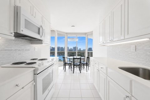 Copropriété à vendre à Aventura, Floride: 2 chambres, 135.64 m2 № 2272676 - photo 15