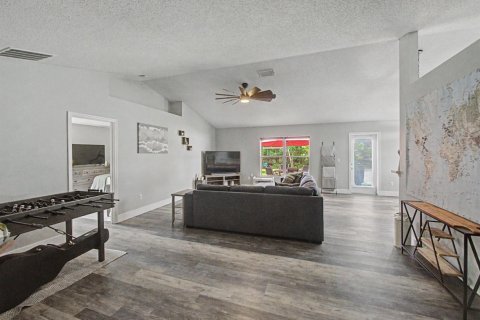 Villa ou maison à vendre à Port St. Lucie, Floride: 3 chambres, 189.06 m2 № 2260784 - photo 11