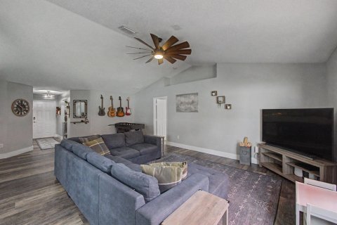 Villa ou maison à vendre à Port St. Lucie, Floride: 3 chambres, 189.06 m2 № 2260784 - photo 7