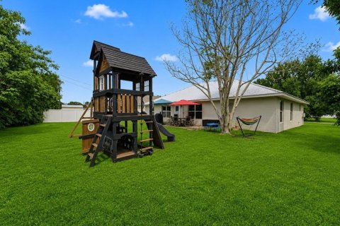 Villa ou maison à vendre à Port St. Lucie, Floride: 3 chambres, 189.06 m2 № 2260784 - photo 5