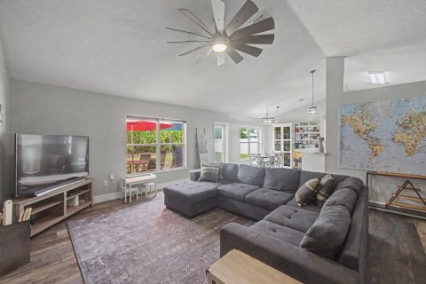Villa ou maison à vendre à Port St. Lucie, Floride: 3 chambres, 189.06 m2 № 2260784 - photo 6