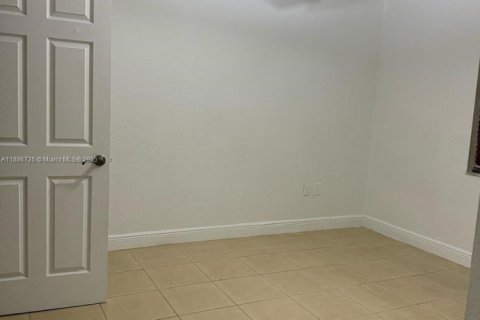 Condo in Doral, Florida, 2 bedrooms  № 1940965 - photo 5