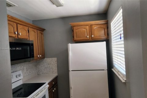 Villa ou maison à louer à Dania Beach, Floride: 1 chambre, 229.93 m2 № 1809699 - photo 4