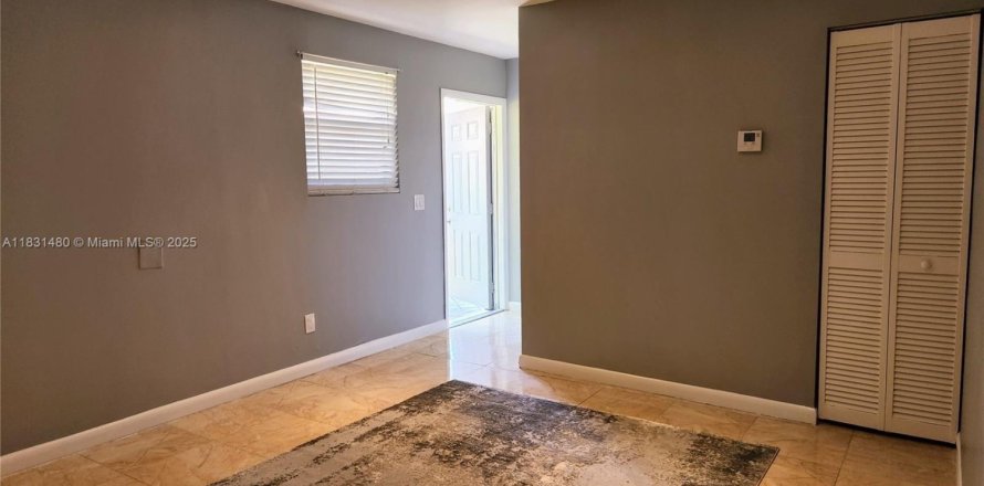 Villa ou maison à Dania Beach, Floride 1 chambre, 229.93 m2 № 1809699
