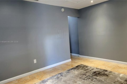 Villa ou maison à louer à Dania Beach, Floride: 1 chambre, 229.93 m2 № 1809699 - photo 2