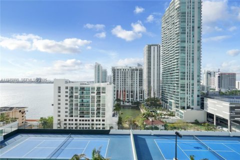 Condo in Miami, Florida, 2 bedrooms  № 2078145