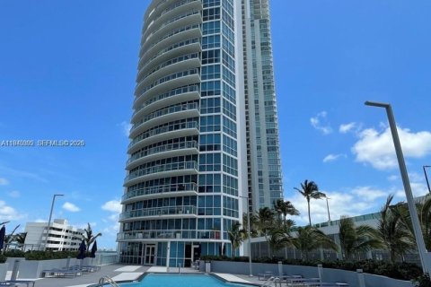Condo in Miami, Florida, 2 bedrooms  № 2078145 - photo 22
