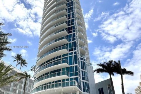Condo in Miami, Florida, 2 bedrooms  № 2078145 - photo 17