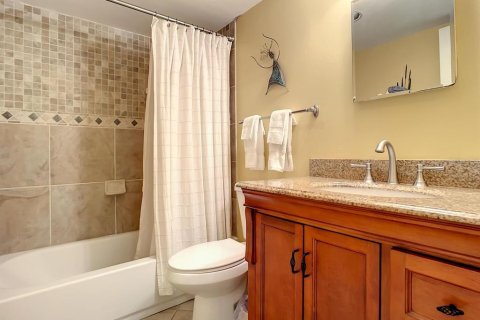 Condominio en alquiler en New Smyrna Beach, Florida, 2 dormitorios, 97.08 m2 № 1564643 - foto 14