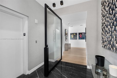 Copropriété à vendre à Miami, Floride: 5 chambres, 335.1 m2 № 1934697 - photo 20