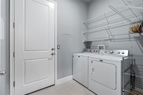 Adosado en venta en Ormond Beach, Florida, 3 dormitorios, 195.19 m2 № 2155498 - foto 19