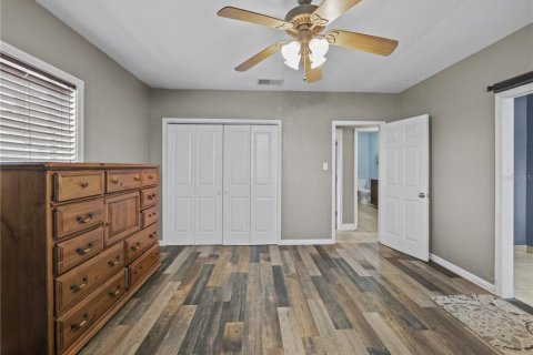 House in Tavares, Florida 4 bedrooms, 301 sq.m. № 1517140 - photo 16
