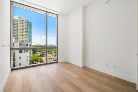 Condo in Miami, Florida, 2 bedrooms № 2256599 - photo 14