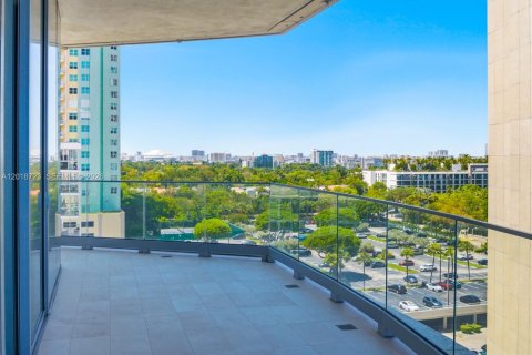 Condo in Miami, Florida, 2 bedrooms № 2256599 - photo 18