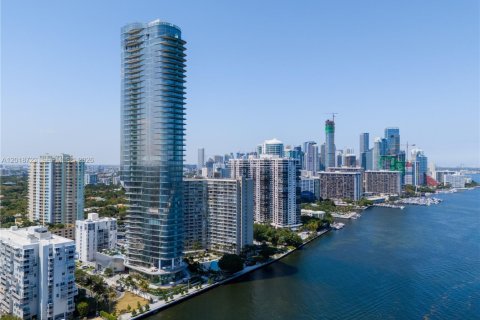 Condo in Miami, Florida, 2 bedrooms № 2256599 - photo 21