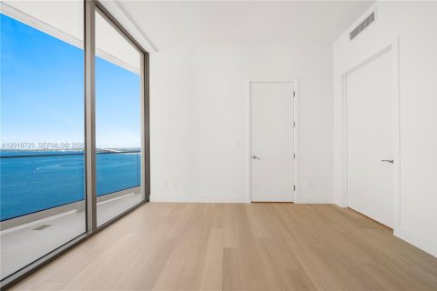 Condo in Miami, Florida, 2 bedrooms № 2256599 - photo 6