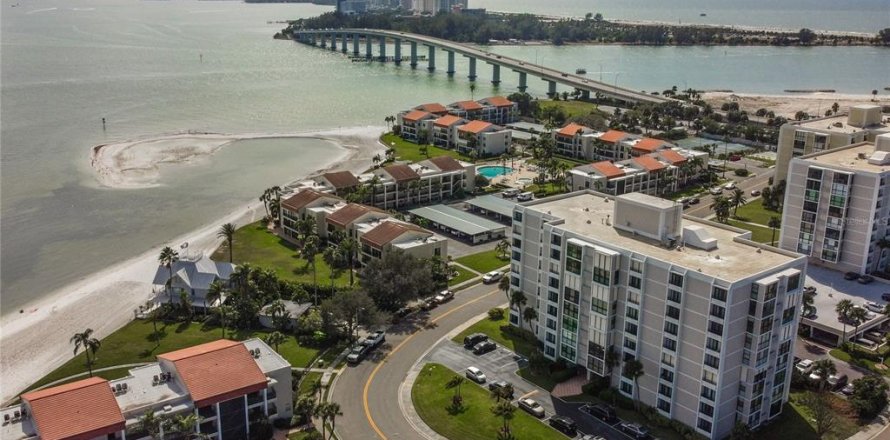 Condo in Clearwater, Florida, 2 bedrooms  № 1900510
