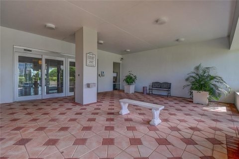 Condo in Clearwater, Florida, 2 bedrooms  № 1900510 - photo 16