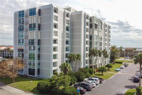 Condo in Clearwater, Florida, 2 bedrooms  № 1900510 - photo 2