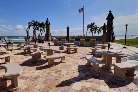 Condo in Clearwater, Florida, 2 bedrooms  № 1900510 - photo 5
